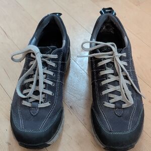 Men's Black and Gray Casual Shoes